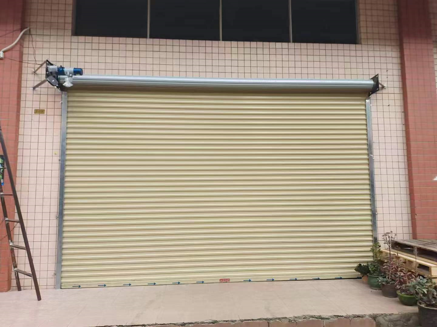 防風卷簾門、抗風卷簾門、PVC 卷簾門存在的區別?